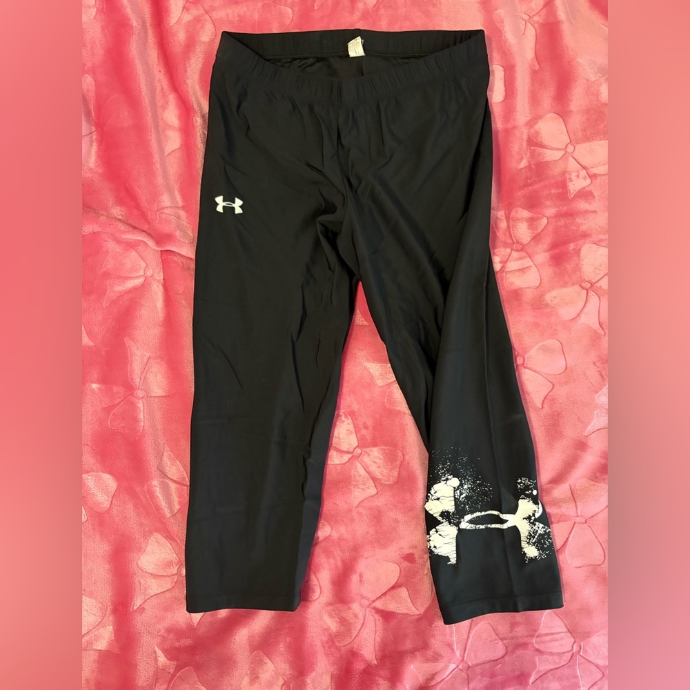 🖤🤍 Under Armour Cropped Leggings 🤍🖤